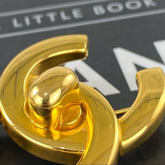 *SOLD* Authentic CHANEL Turnlock Brooch - Picture 11 of 11